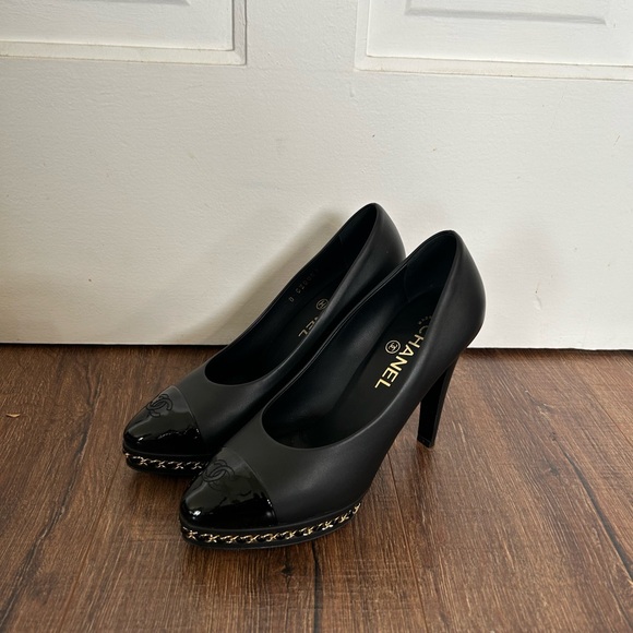 Chanel Pumps - Picture 1 of 4